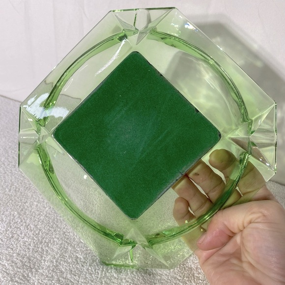 Vintage Skylon Niagara Falls Canada Large Cut Green Glass Ashtray Trinket Dish - Picture 5 of 12